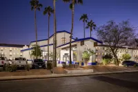 Days Inn & Suites by Wyndham Mesa Near Phoenix Hotels near Lake Ramada