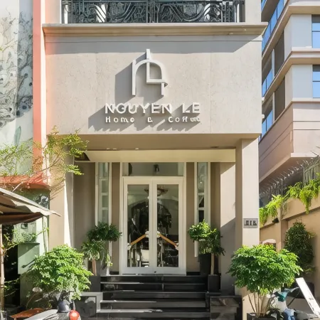 Nguyen Le Home Отели рядом с достопримечательностью «Конгресс-центр GEM Centre»