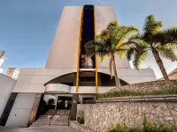 Slim Curitiba Alto da XV Отели рядом с достопримечательностью «Торговый центр Mueller»