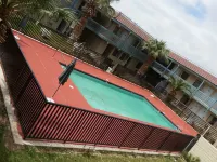 Days Inn & Suites by Wyndham Needles - Pools