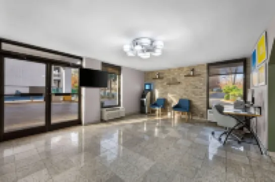 デイズ イン バイ ウィンダム ローリー ミッドタウン