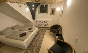Geinberg Suites & Via Nova Lodges