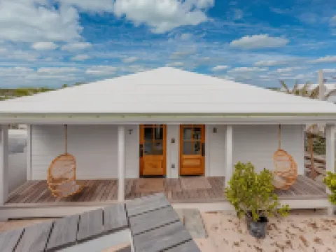 Elbow Reef Hotels in Elbow Cay