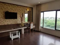 Hotel Udayanraje Palace Hotels in Hivare Zare