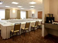 Country Inn & Suites by Radisson, Calgary-Northeast Hotels near McKnight - Westwinds C Train