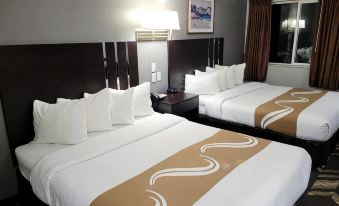 Quality Inn & Suites Salina National Forest Area