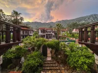 Liya Boutique Hotel & Suites