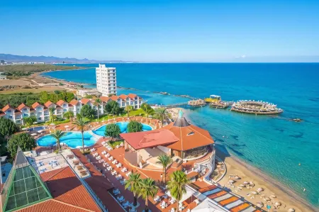 Salamis Bay Conti Hotel Resort & Spa & Casino Отели в г. Agios Georgios