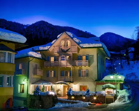 Hotel Pangrazzi - 3 Stelle Superior Hotel a Fucine