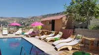 فيليتا دي فاريا - مسبح
