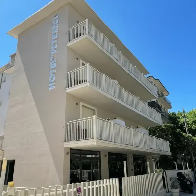 彼得拉卡飯店 里米尼體育場（Rimini Stadium）附近的飯店
