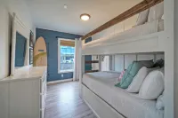 Peyton's Place by Avantstay Walk to Beach