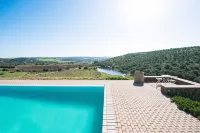 Herdade do Vau Hotels in Quintos