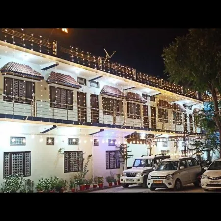 Hotel Omkaar & Restaurant Chinyalisaur