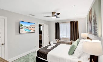 6 Br with Heated Pool Close to Beach