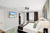 6 Br with Heated Pool Close to Beach