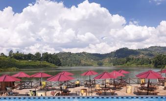 Bunyonyi Safaris Resort