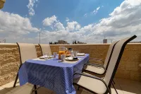 Enjoy Views of Jerusalem from Chic Flat