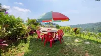 Villa Mutiara Cawene Hotel dekat Campervan Gunung Bunder, Bedeng Campsite