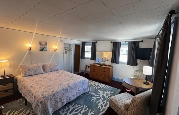 克拉達汽車旅館及套房