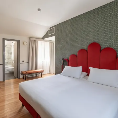 Hotel Regina Отели рядом с достопримечательностью «Ворота Тичинезе»