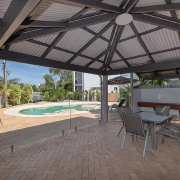 Anchor Motel Noosa Отели рядом с достопримечательностью «Торгово-развлекательный центр Noosa Junction»
