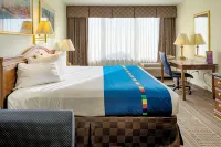 Park Inn by Radisson Sharon The Golden Bear Tavern 주변 호텔