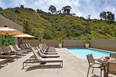 Hilton San Diego Mission Valley Hotels near DeVry University