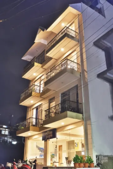 The Blue Jay Hostel - Dorms & Room's Hotels near Lakshman Jhula