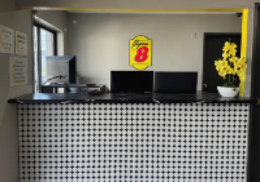 Super 8 by Wyndham Evansville East