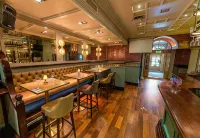Harcourt Hotel - bar