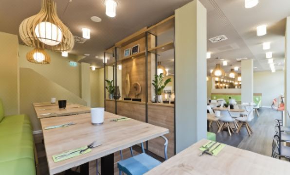 Super 8 by Wyndham Freiburg