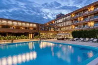 Sky Blue Hotel & Spa - Pools
