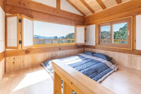 Gyeongju Bulguksa Hanok Farm Stay Отели рядом с достопримечательностью «Гробница Вонсон-вана в Кёнджу»