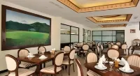 Yusro Hotel Restaurant & Convention
