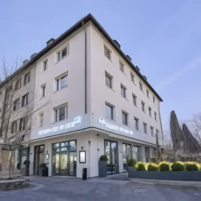 Hotel DasPaul Отели рядом с достопримечательностью «Церковь Фрауэнкирхе»