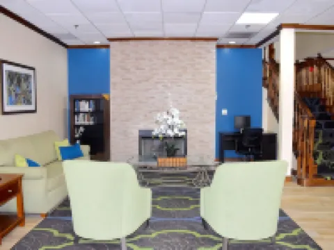 Days Inn & Suites by Wyndham Tucker/Northlake Hotels in Tucker