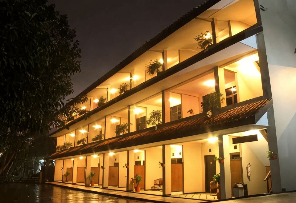 Augusta Sukabumi Hotel Over view