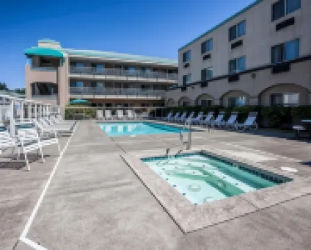 Quality Inn Grand Suites Bellingham