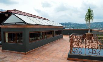 Vista Del Sol Apartments