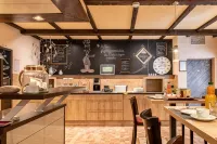 Land-Hotel Zum Schwan, Garni Weilerswist-Metternich 3 E-Ladepunkte Hotels in Weilerswist