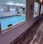 Super 8 by Wyndham Valparaiso - Pools