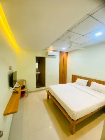 Hotel Gurusparsh Lodging