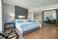 Island Club Hotel & Apartments - Condos