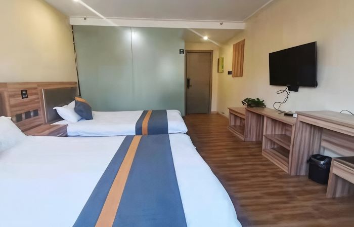 Chengde Riverview Business Hotel