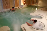 Networld Hotel Spa and Casino - Hot Tub