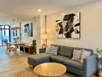 Private Cozy Townhouse Near "Lanmuang Market" - Bungalows