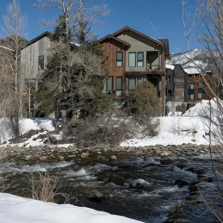 Modern Escape on the Blue