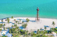 Seahorse Suites #3. Island Living at it's Best!