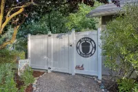 Acorn Cottage / Hot Tub / E V Charger/Yosemite Area